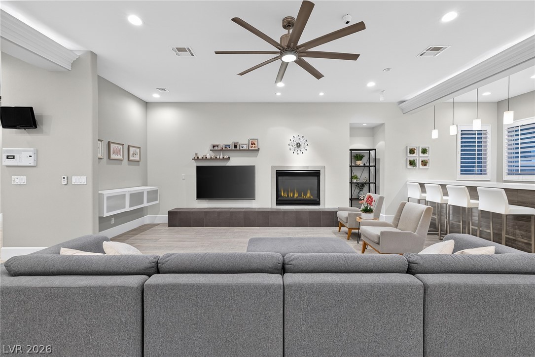 2279 Candlestick Avenue