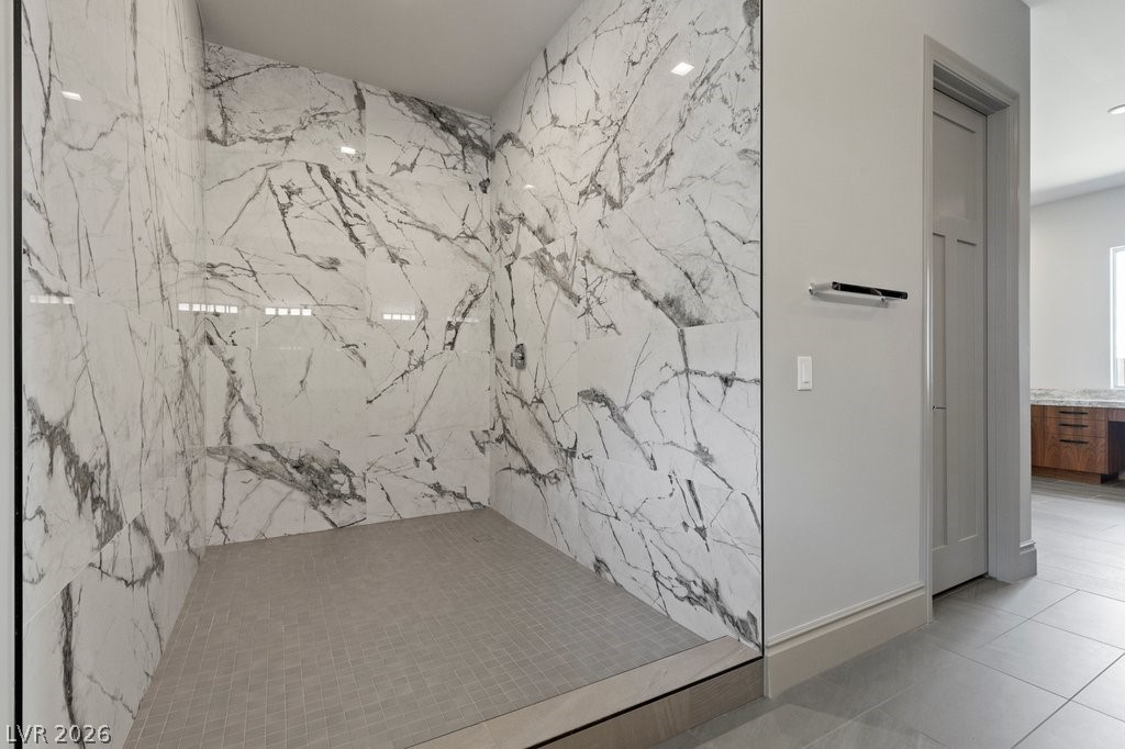 1 Costa Del Sol Court