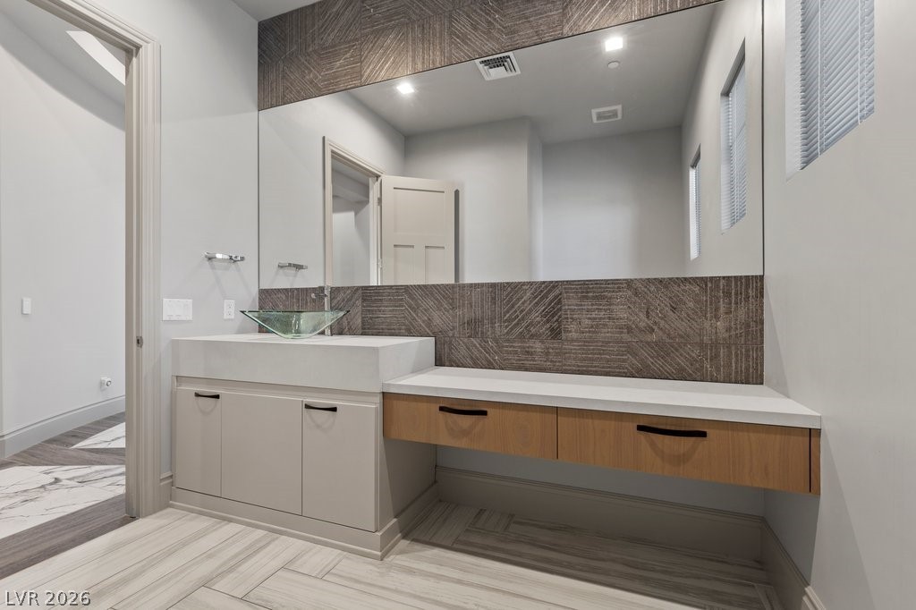 1 Costa Del Sol Court