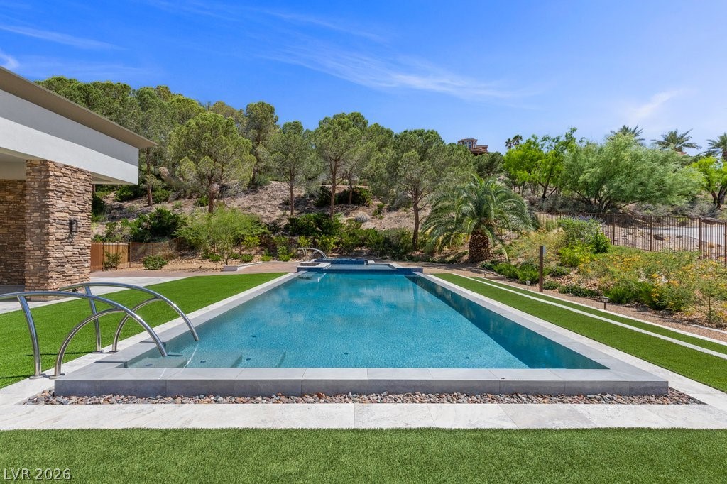 1 Costa Del Sol Court