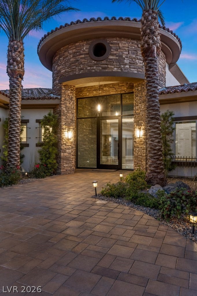 1 Costa Del Sol Court