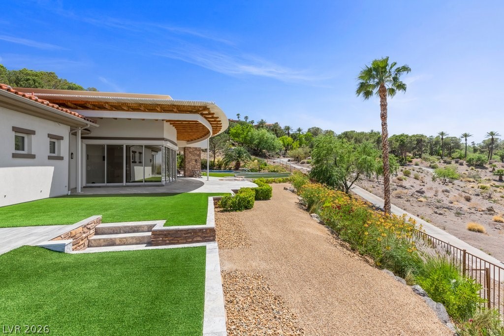 1 Costa Del Sol Court