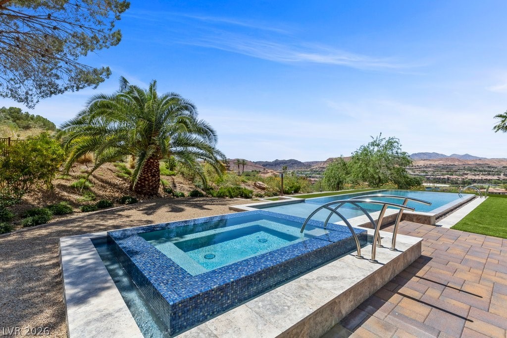 1 Costa Del Sol Court