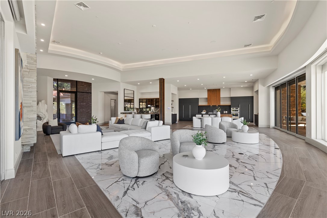 1 Costa Del Sol Court