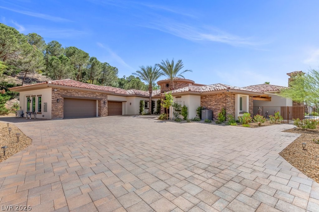 1 Costa Del Sol Court
