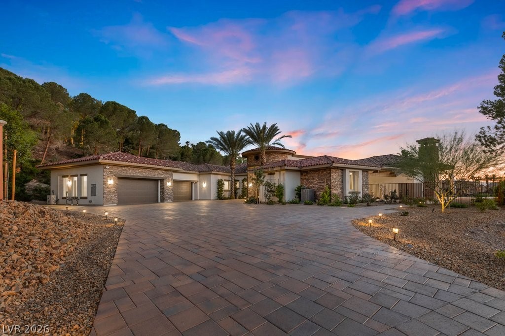 1 Costa Del Sol Court