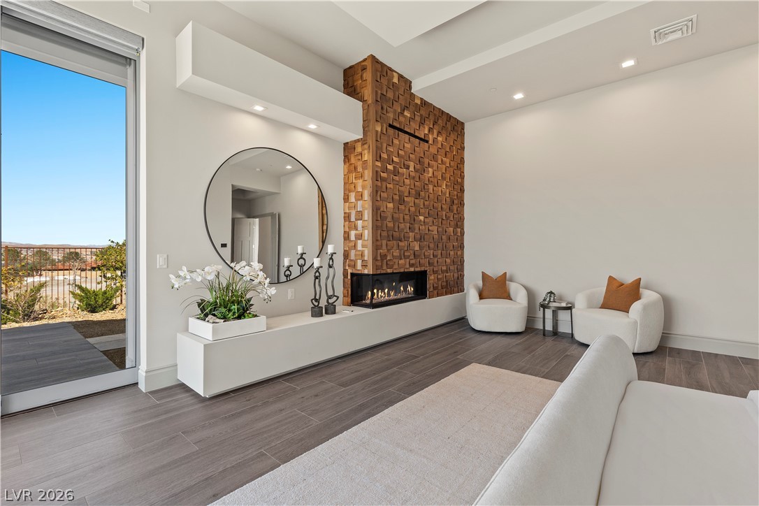 1 Costa Del Sol Court