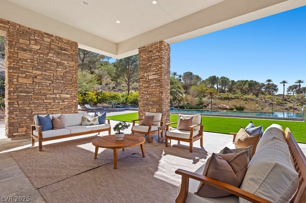 1 Costa Del Sol Court