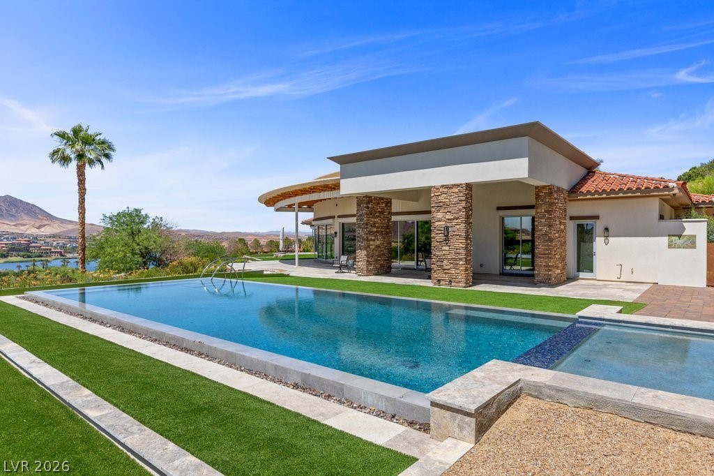 1 Costa Del Sol Court