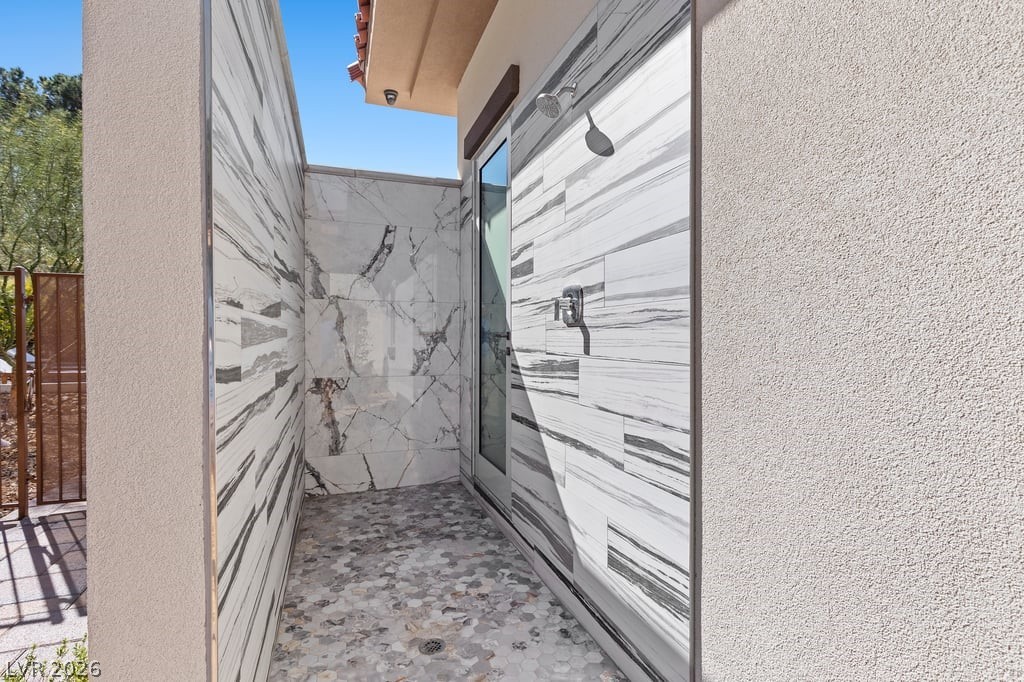 1 Costa Del Sol Court