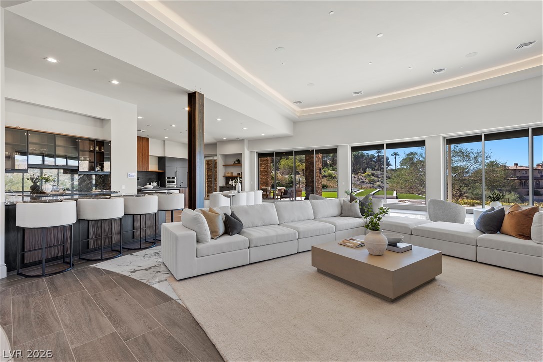 1 Costa Del Sol Court