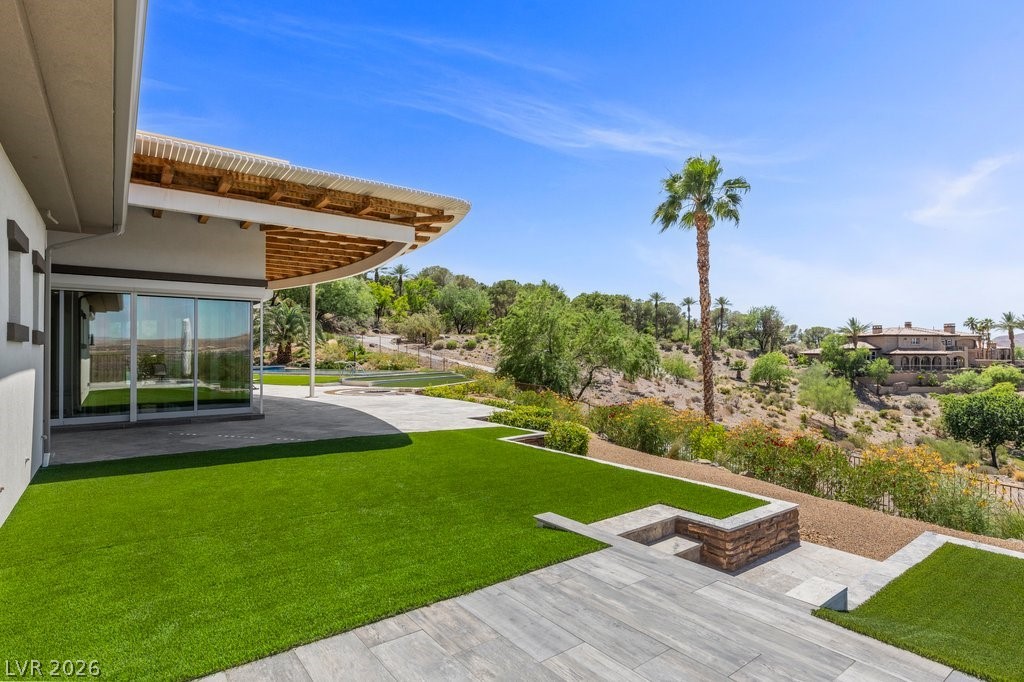 1 Costa Del Sol Court