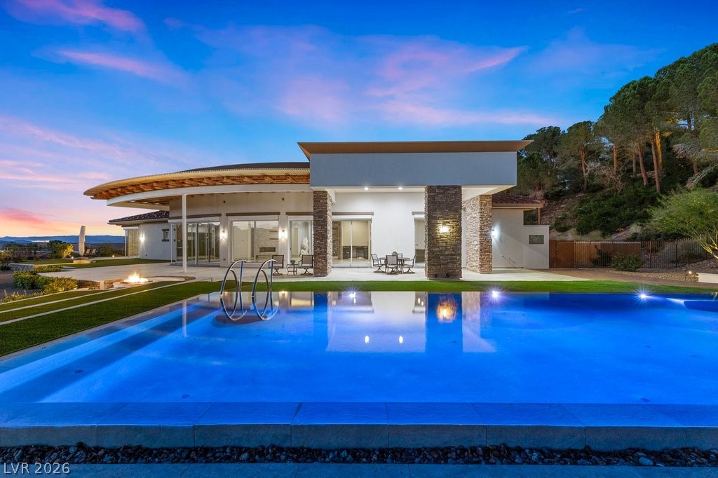 1 Costa Del Sol Court