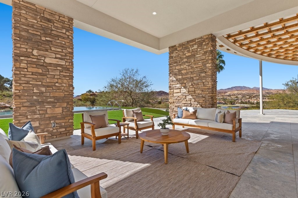 1 Costa Del Sol Court