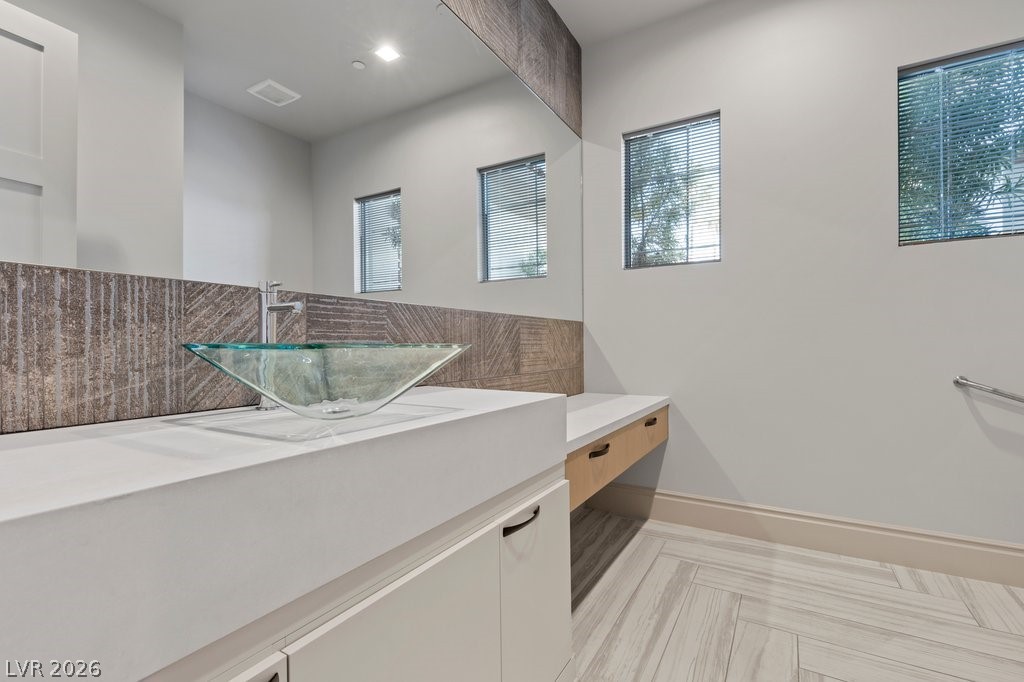 1 Costa Del Sol Court