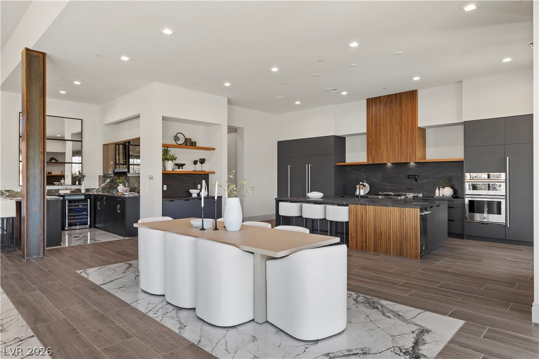 1 Costa Del Sol Court