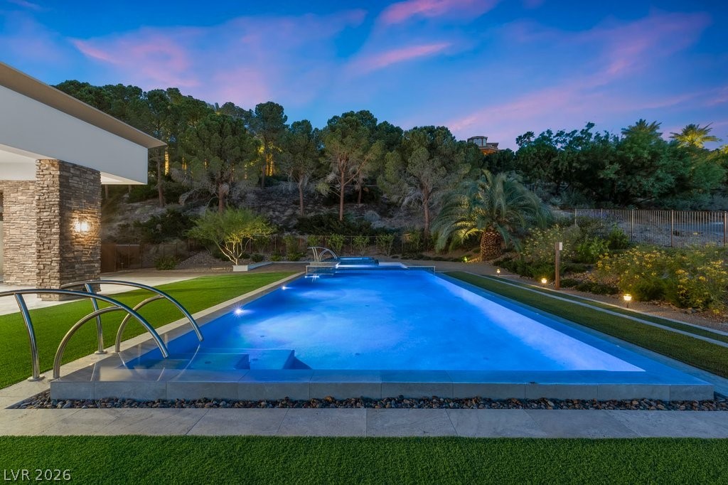 1 Costa Del Sol Court