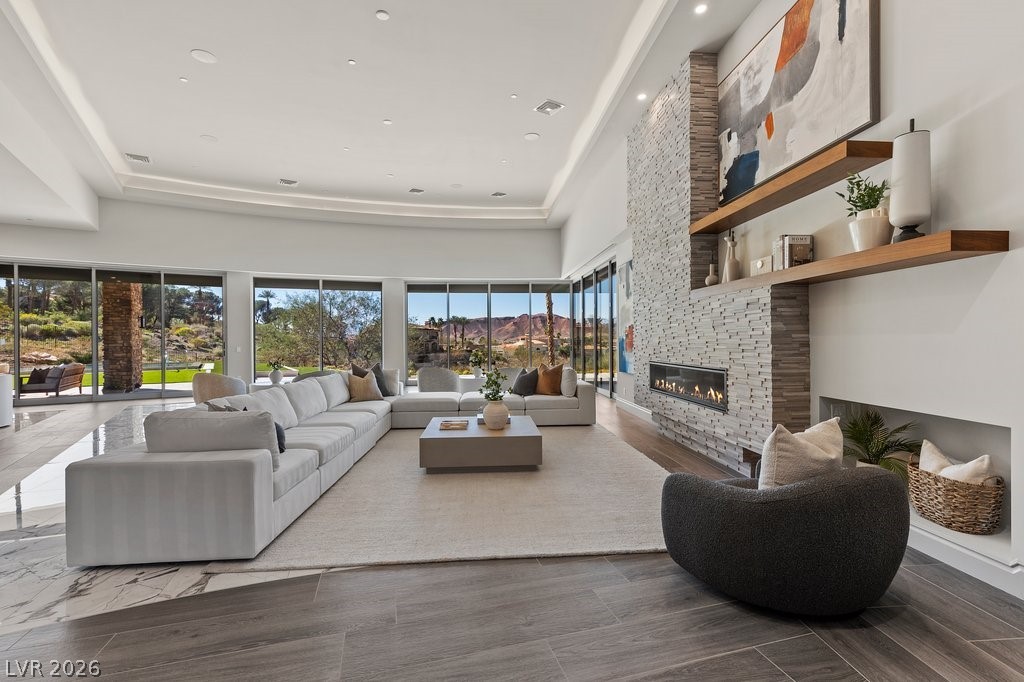 1 Costa Del Sol Court