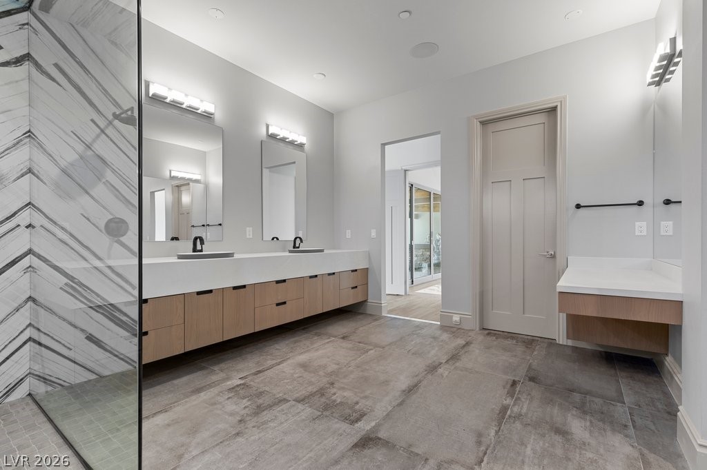 1 Costa Del Sol Court