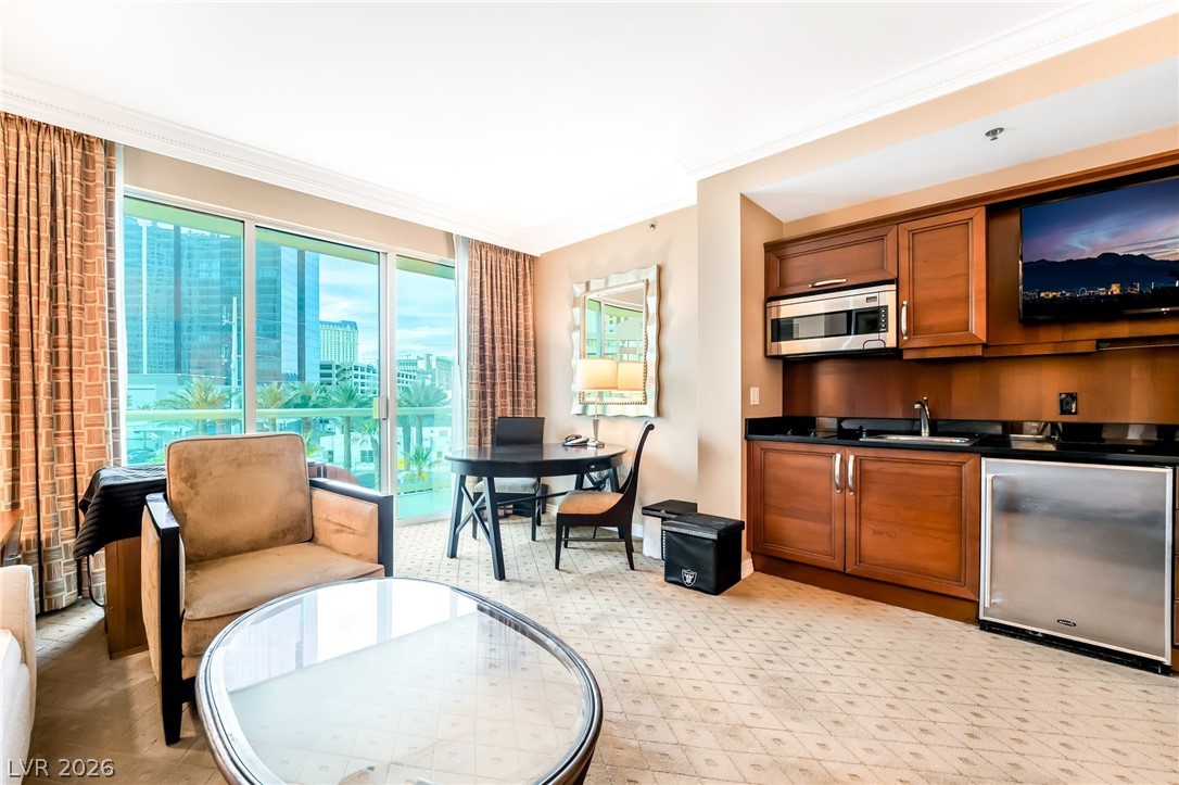 125 East Harmon Avenue 205