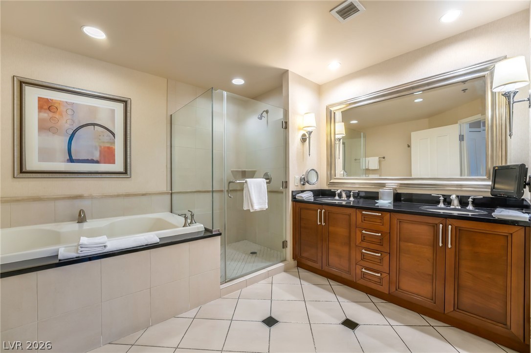 125 East Harmon Avenue 205