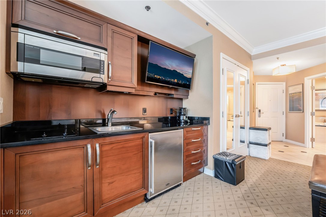 125 East Harmon Avenue 205