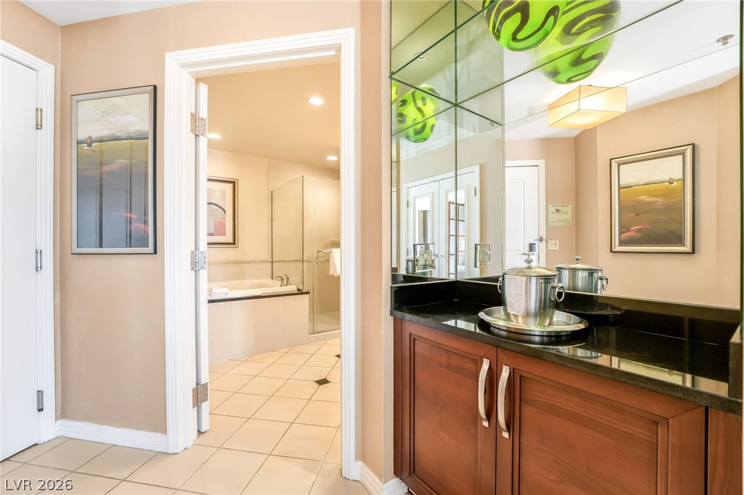 125 East Harmon Avenue 205