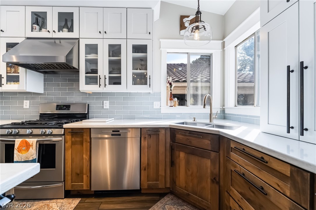 8943 Shale Valley Street