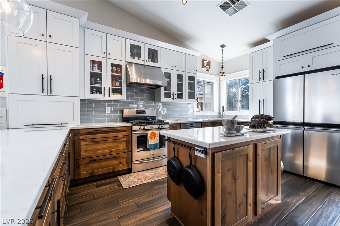 8943 Shale Valley Street