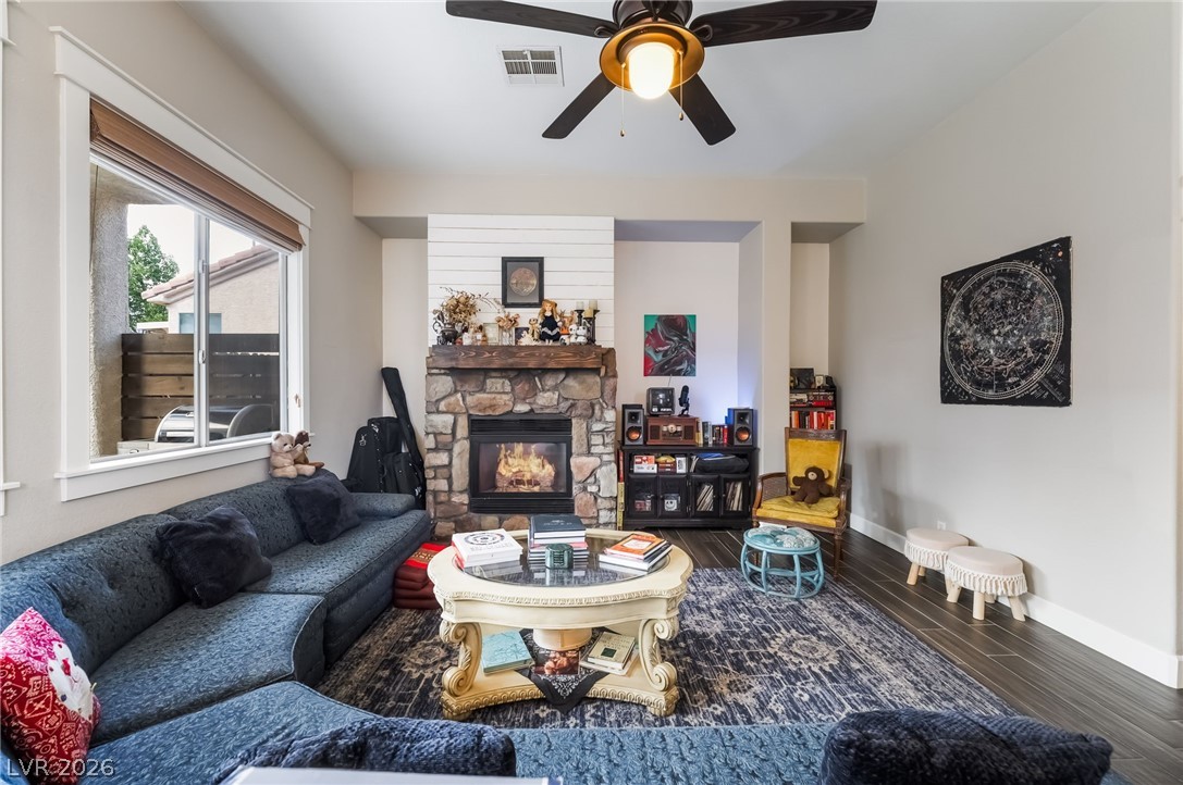 8943 Shale Valley Street