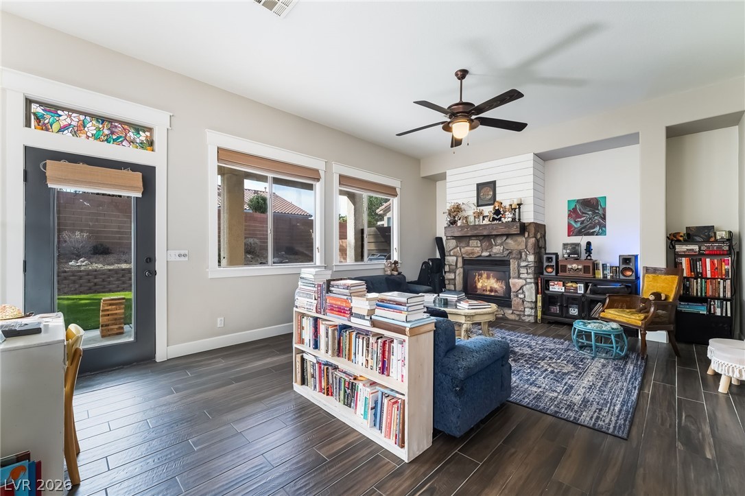 8943 Shale Valley Street