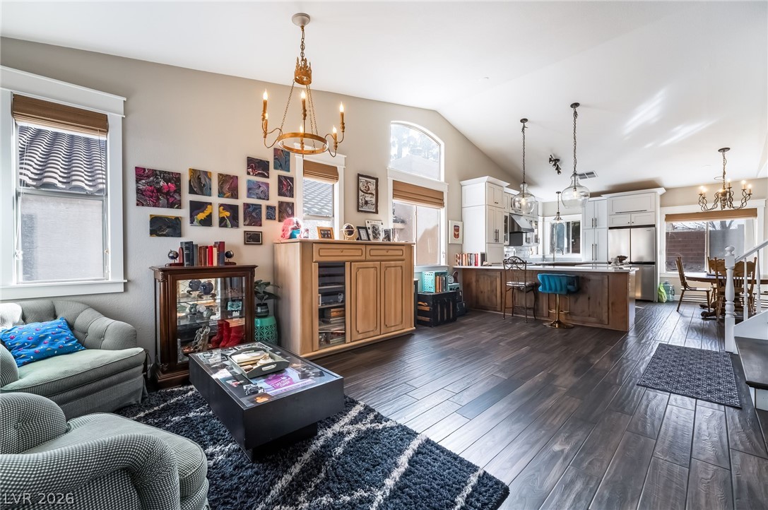 8943 Shale Valley Street