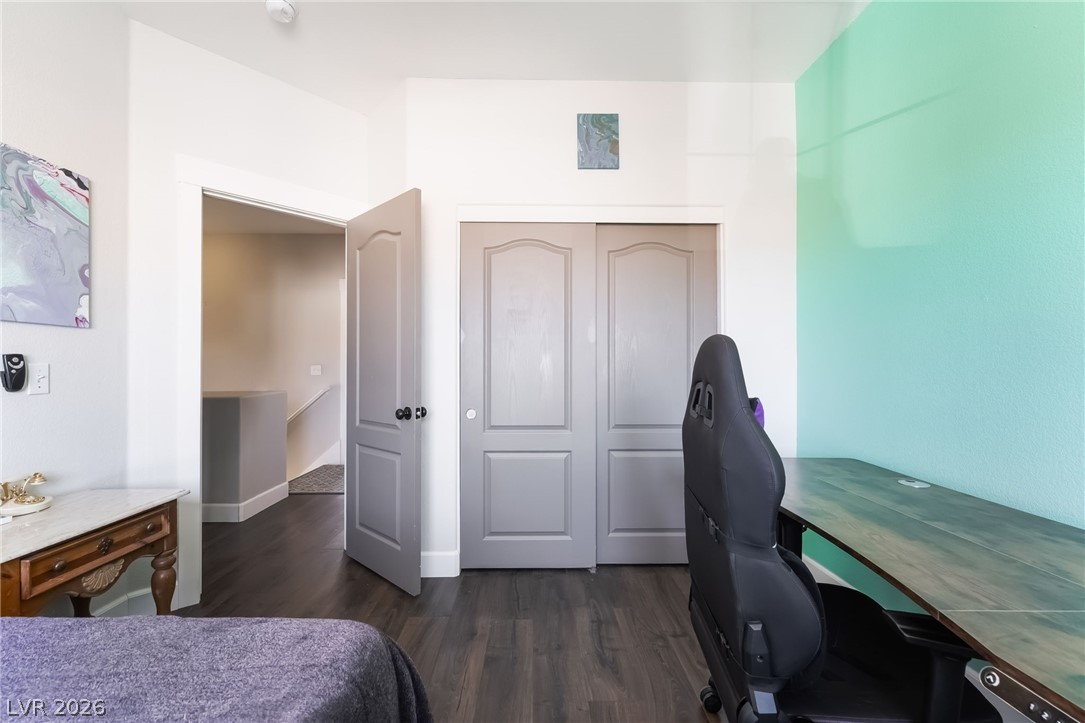 8943 Shale Valley Street