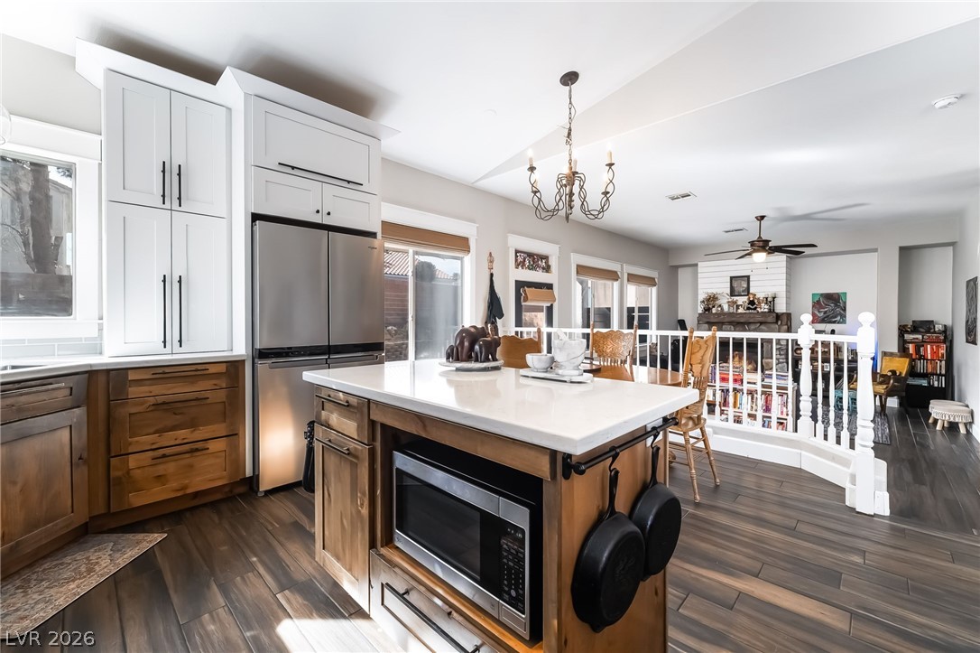 8943 Shale Valley Street