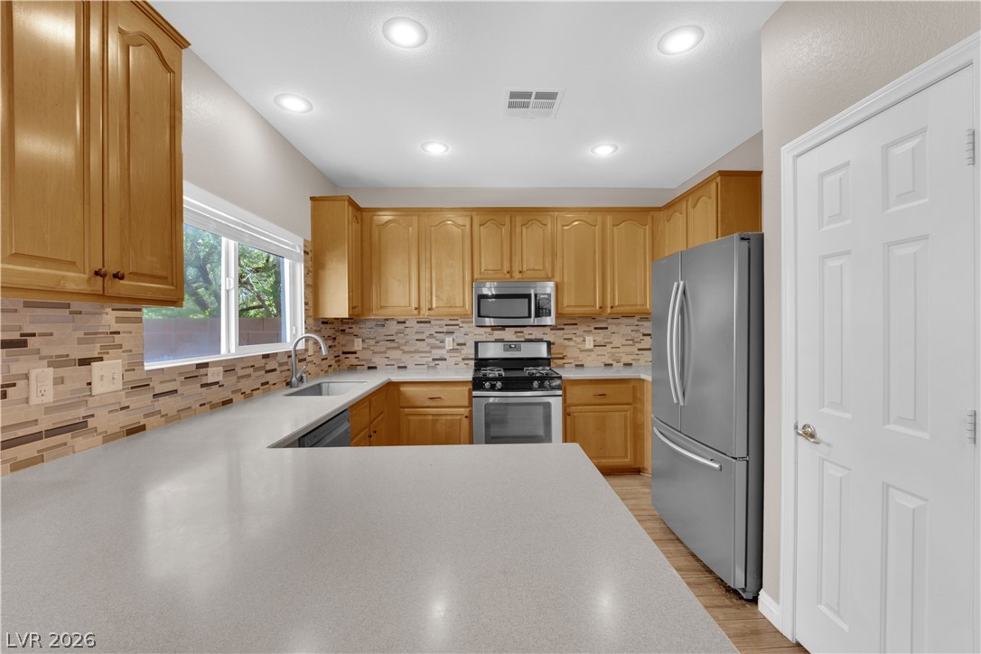10592 Calico Pines Avenue
