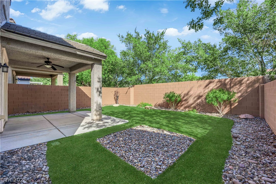 10592 Calico Pines Avenue