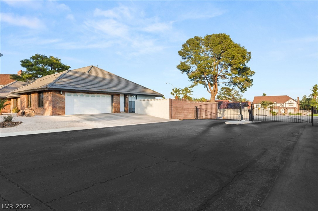 2713 South Miller Lane