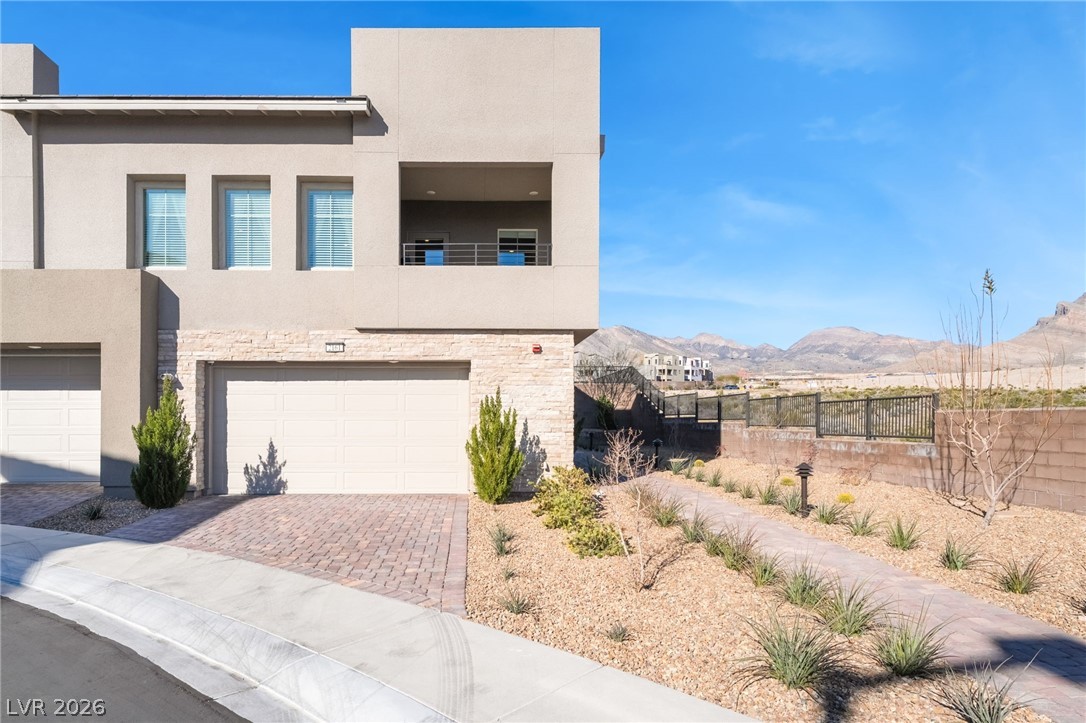 600 North Carriage Hill Drive 2161