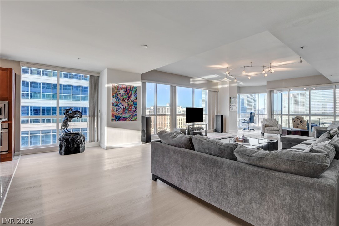 4575 Dean Martin Drive 2812