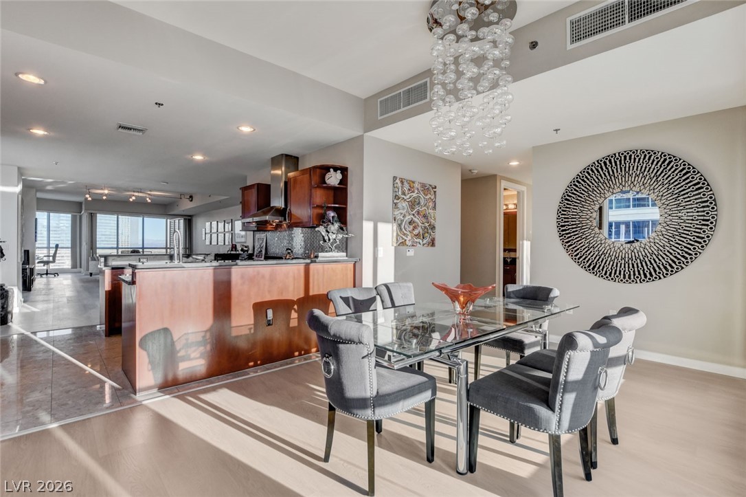 4575 Dean Martin Drive 2812