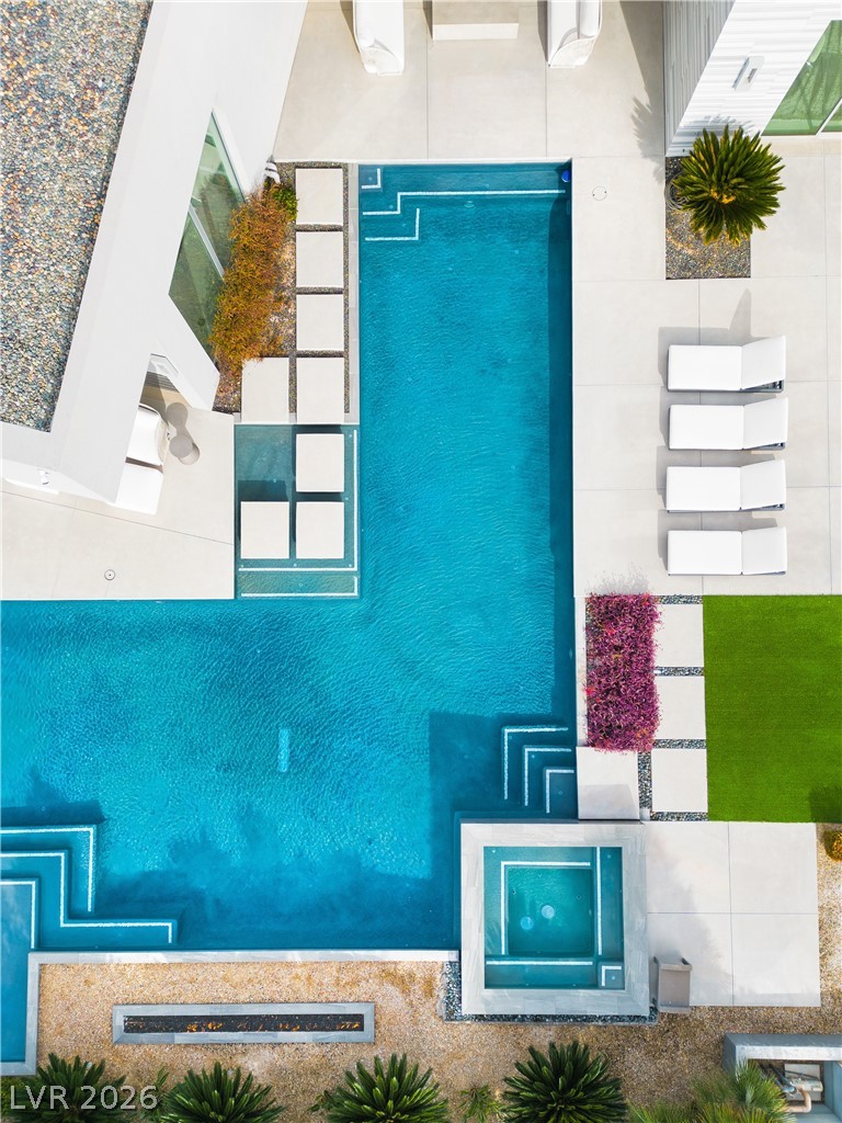 19 Flying Cloud Lane