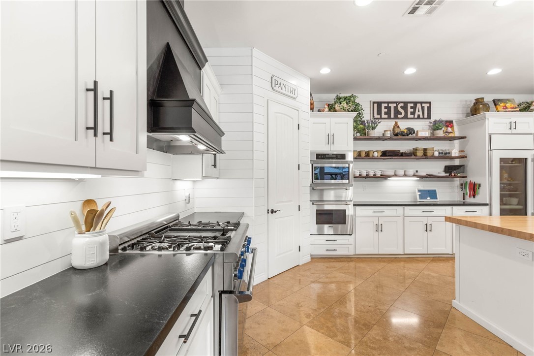 1035 Aviator Court