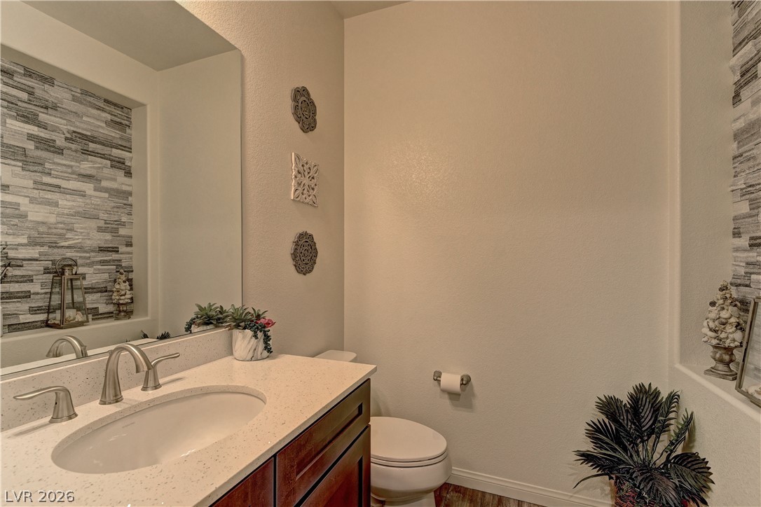 4565 Amazing View Street