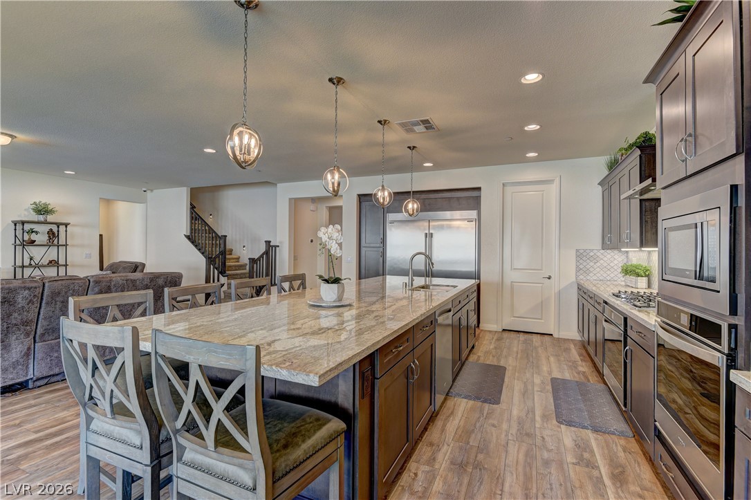 4565 Amazing View Street