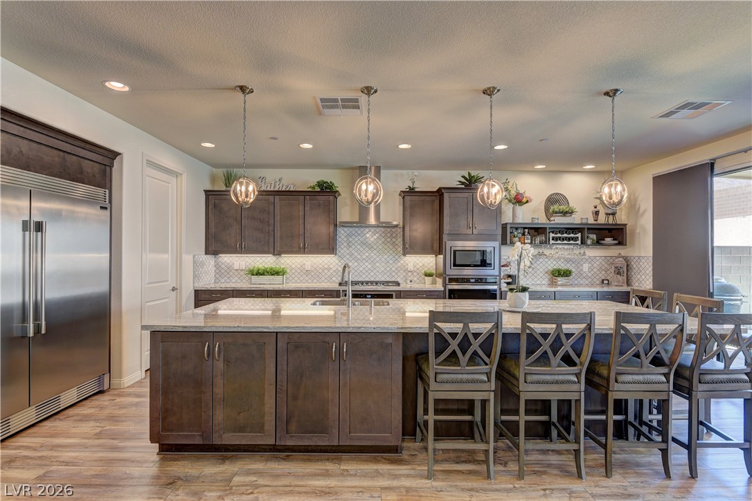 4565 Amazing View Street