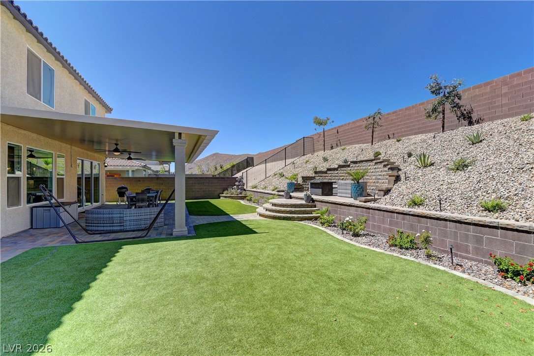 4565 Amazing View Street