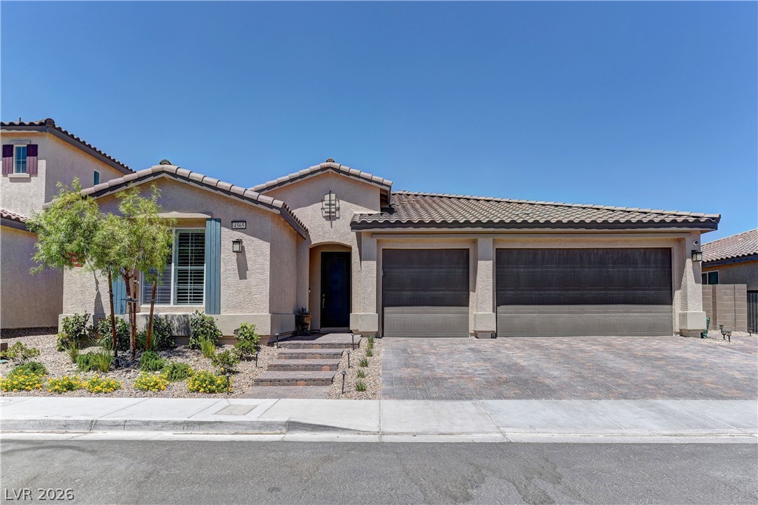 4565 Amazing View Street