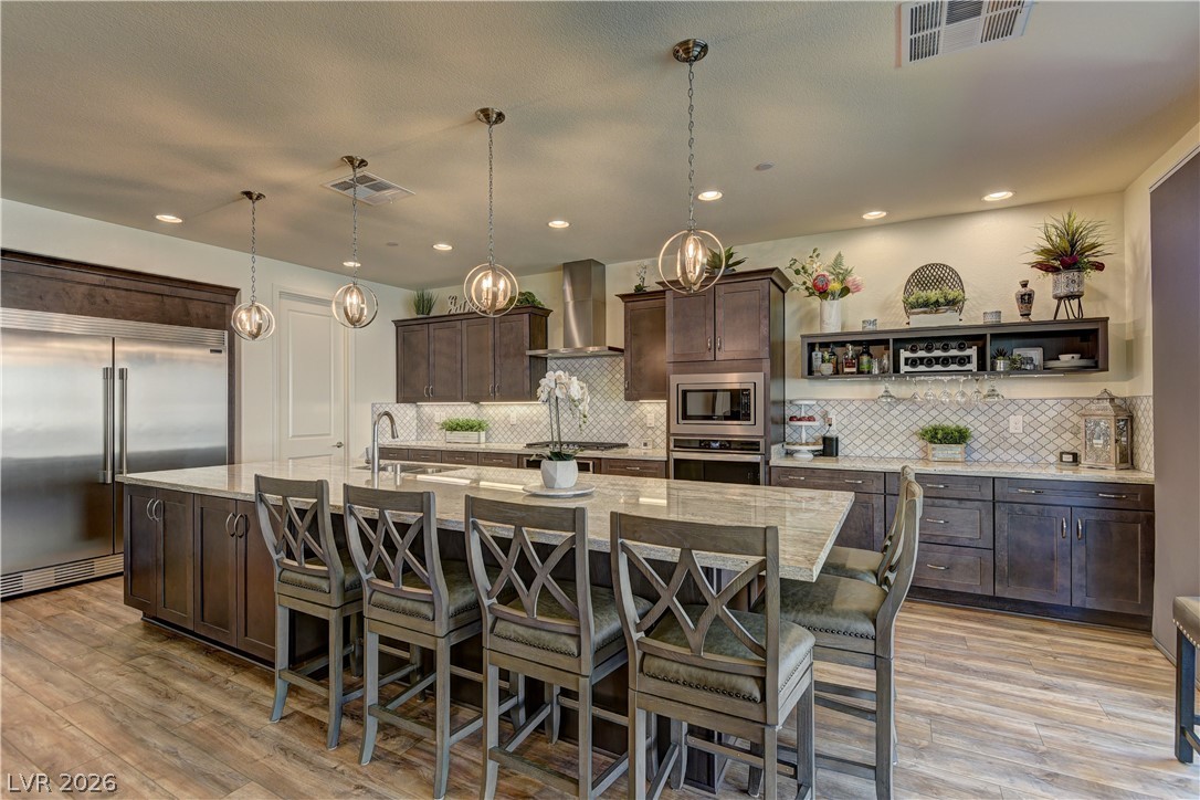 4565 Amazing View Street