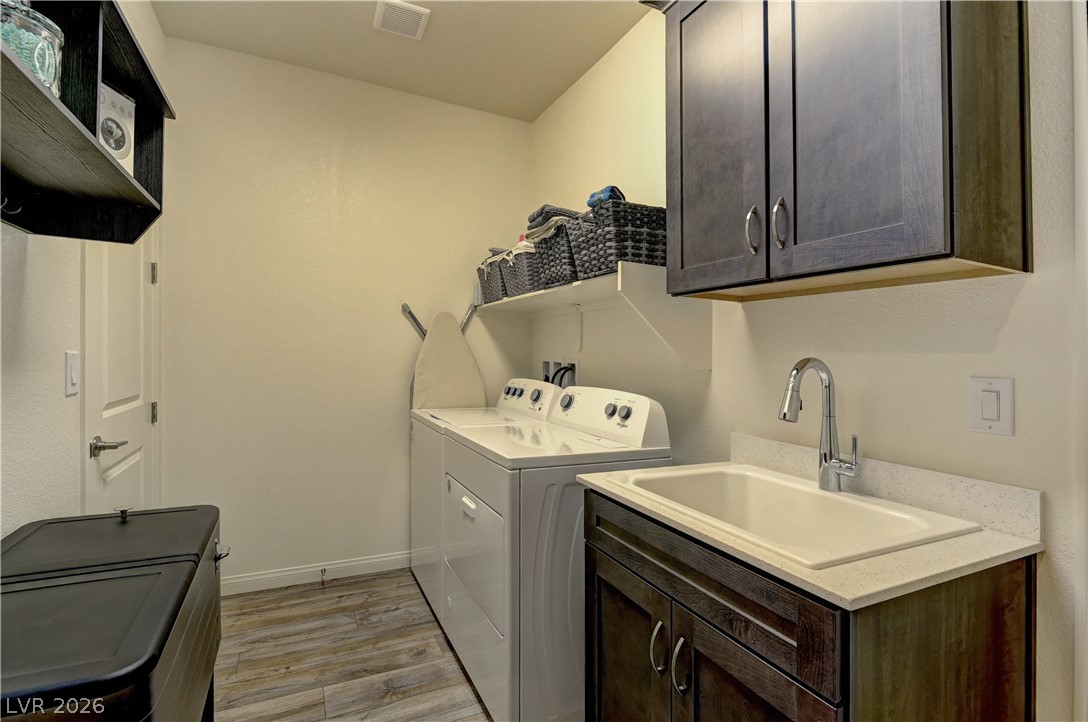 4565 Amazing View Street