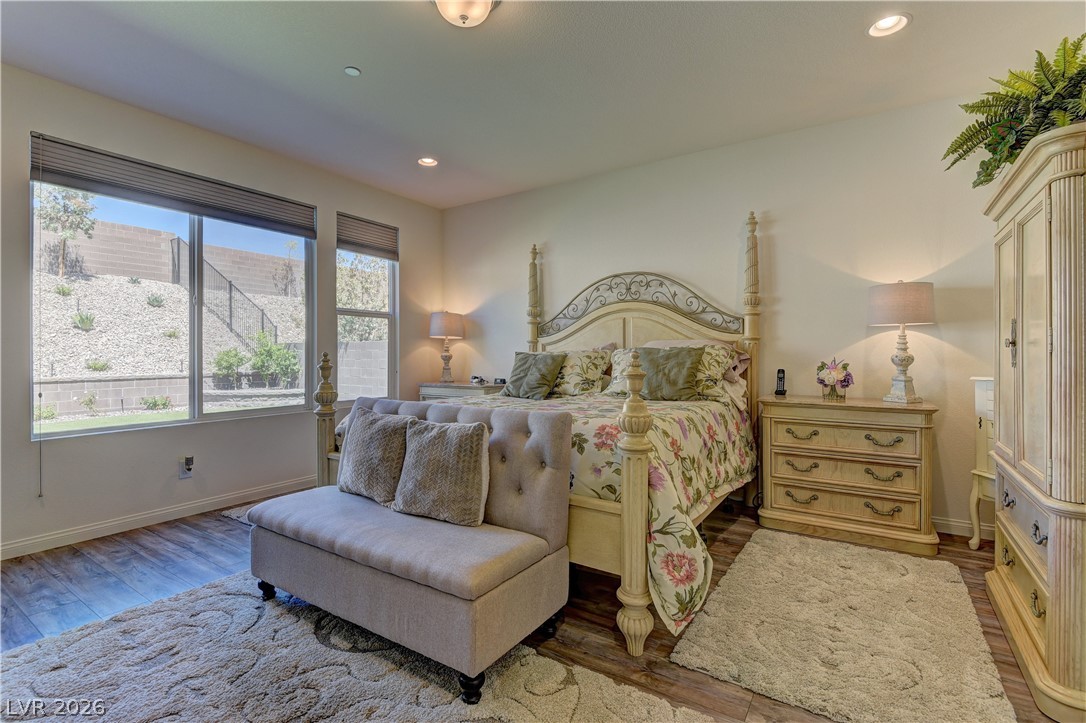 4565 Amazing View Street